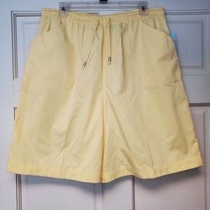 Deadstock 90s pastel butter yellow shorts